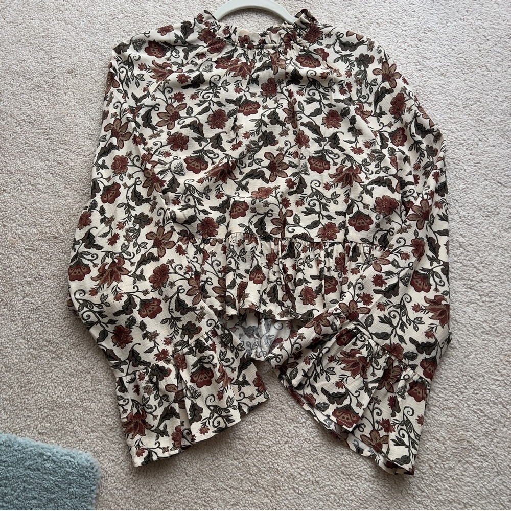 NWOT H&M Floral Print Ruffled Top size S